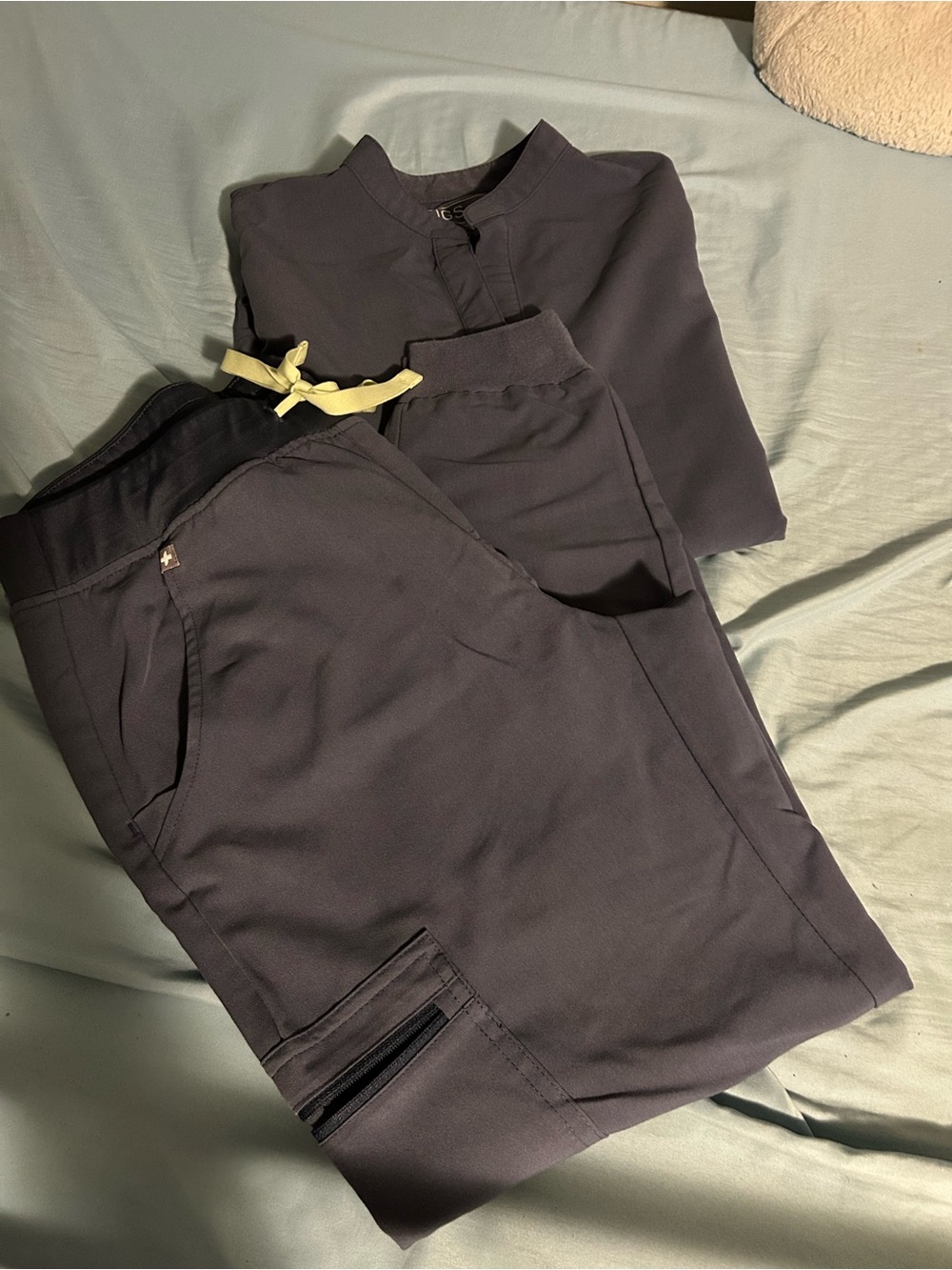 Women’s FIGS set, small